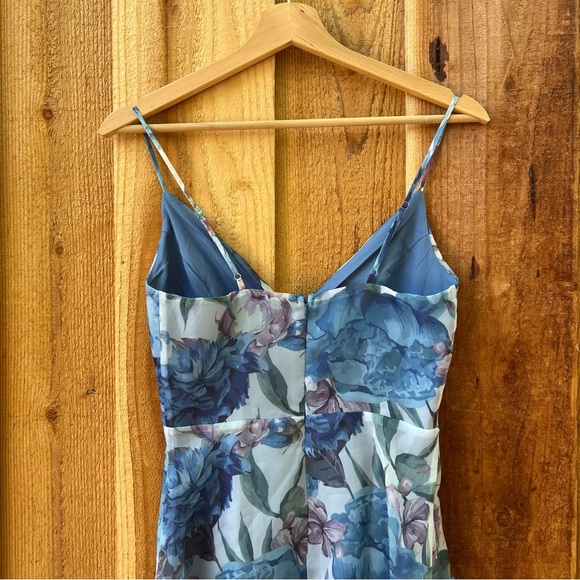 Blue and Violet Floral Organza Keyhole A-Line Maxi Dress 🌿 - Picture 8 of 10